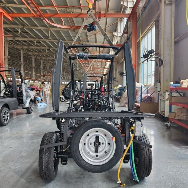 EEC Enclosed Tricycle Tuk Tuk Electric Motorcycle Vehicle Three-wheel For Pickup Delivery EEC Enclosed Tricycle Tuk Tuk Electric Motorcycle Vehicle Three-wheel For Pickup Delivery